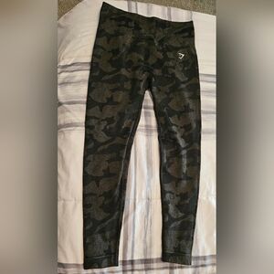 Gymshark Women's Camo Leggings in Black and Olive